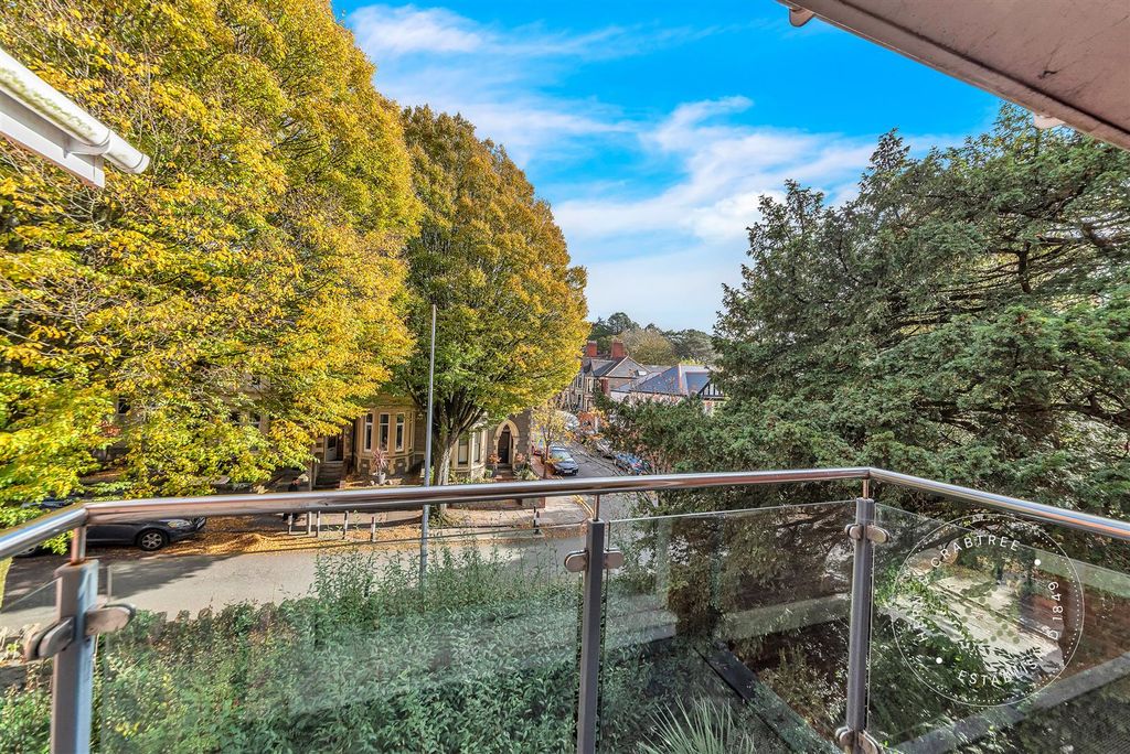 Property photo 1 of 16 Clive-Hall-Court-16.Jpg