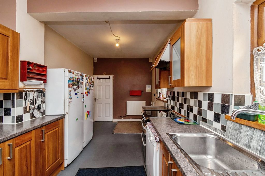 Property photo 3 of 16