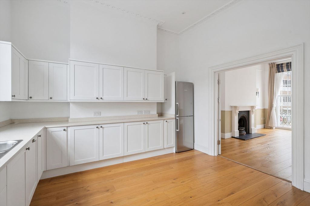 Property photo 2 of 17 Image