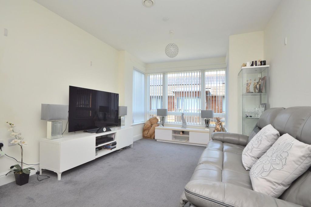 Property photo 2 of 11