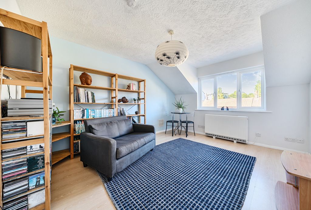 Property photo 1 of 17 1348159-1-68Bffa2...