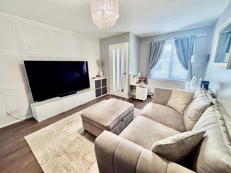 Property photo 2 of 14 Lounge