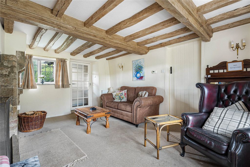 Property photo 3 of 15 Sitting Room