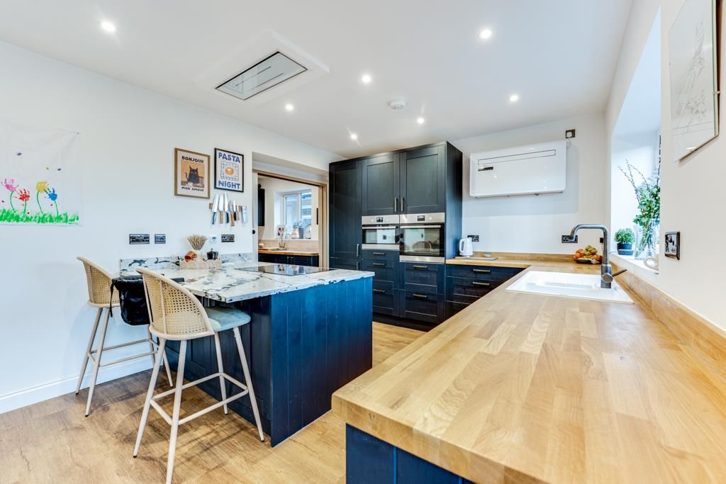 Property photo 3 of 42 3 Shelley Road, Kettering-21.Jpg