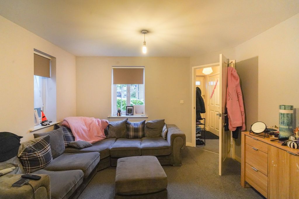 Property photo 3 of 25