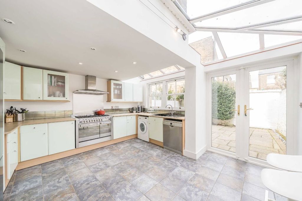 Property photo 3 of 7