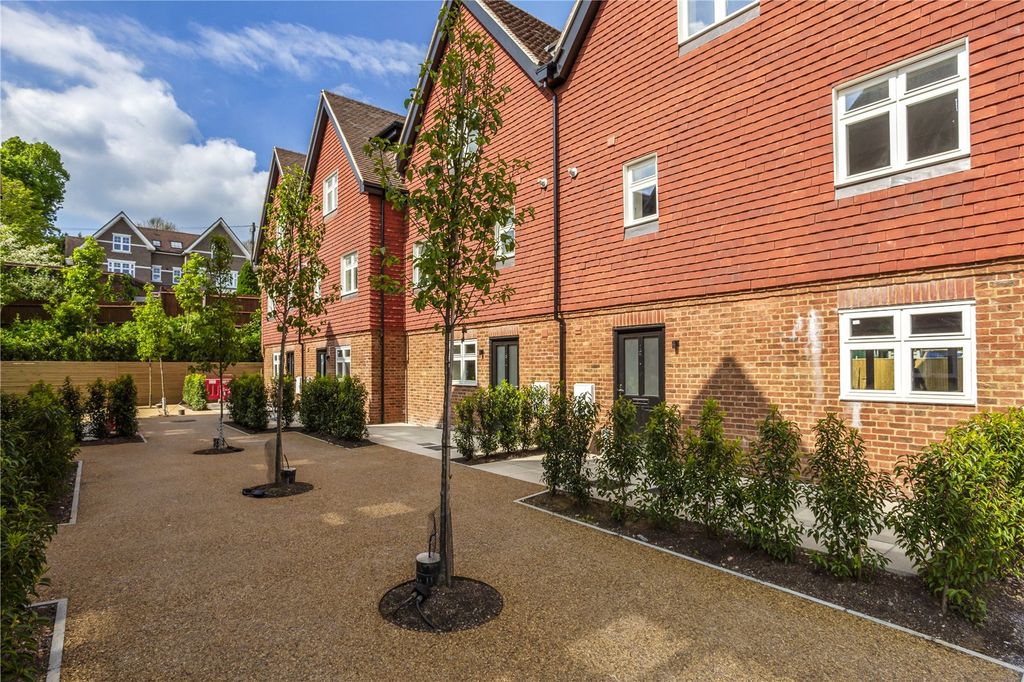 Property photo 1 of 13 External