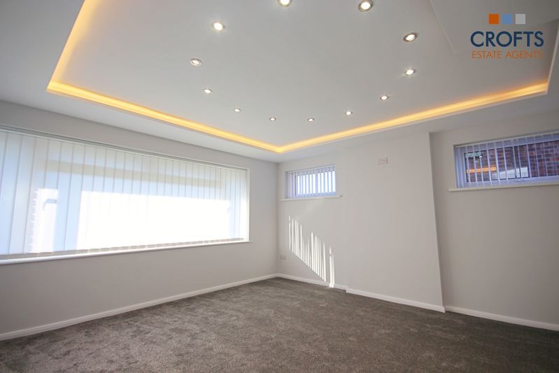 Property photo 3 of 16 Lounge