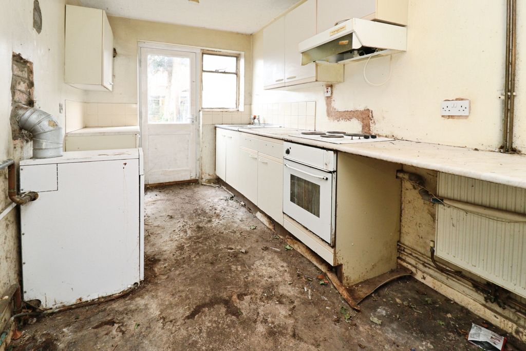 Property photo 2 of 16