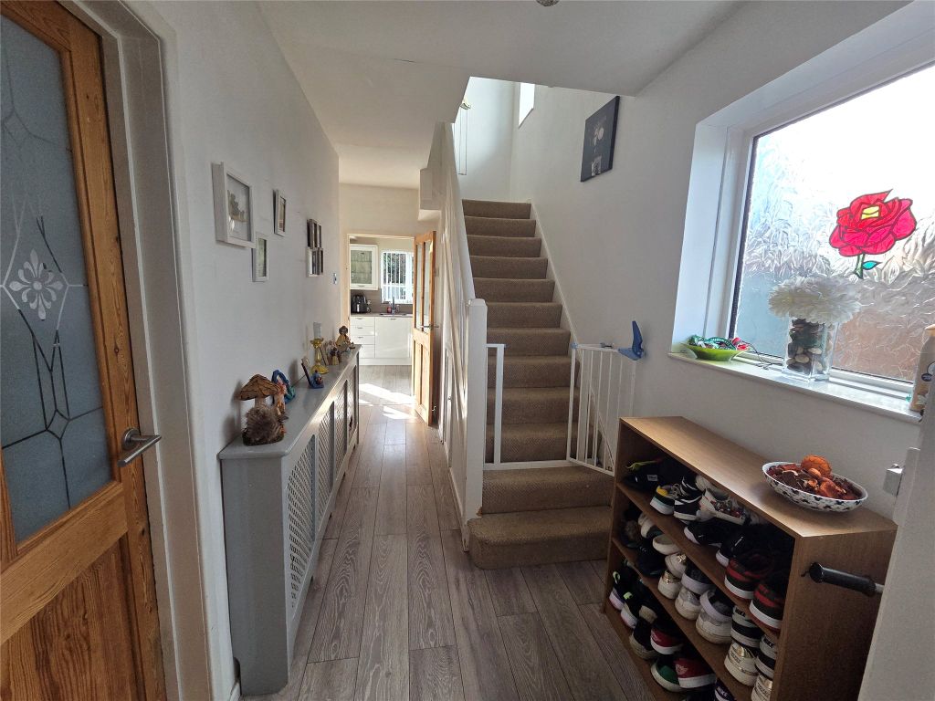 Property photo 2 of 20 Picture No. 17