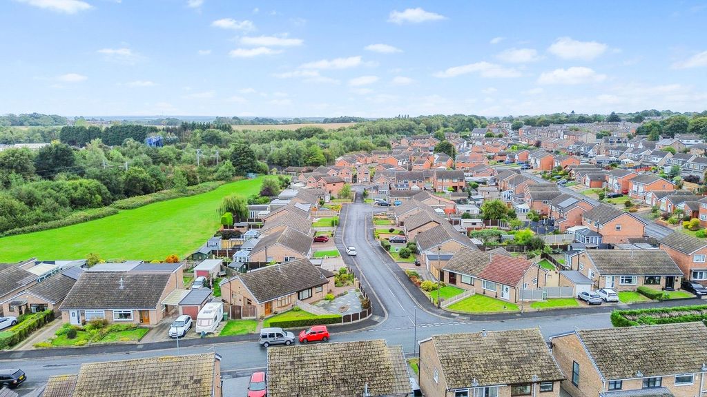 Property photo 2 of 28