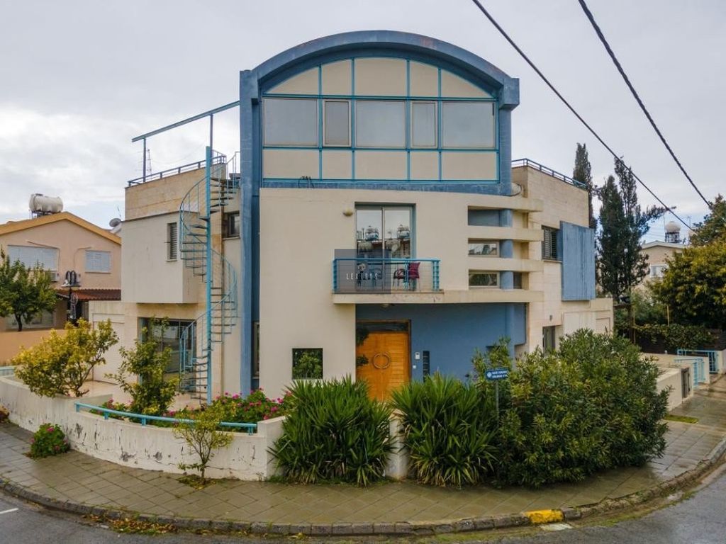 Property photo 1 of 9