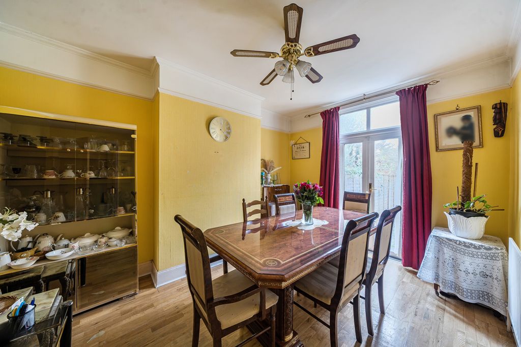 Property photo 3 of 14 Dining Room