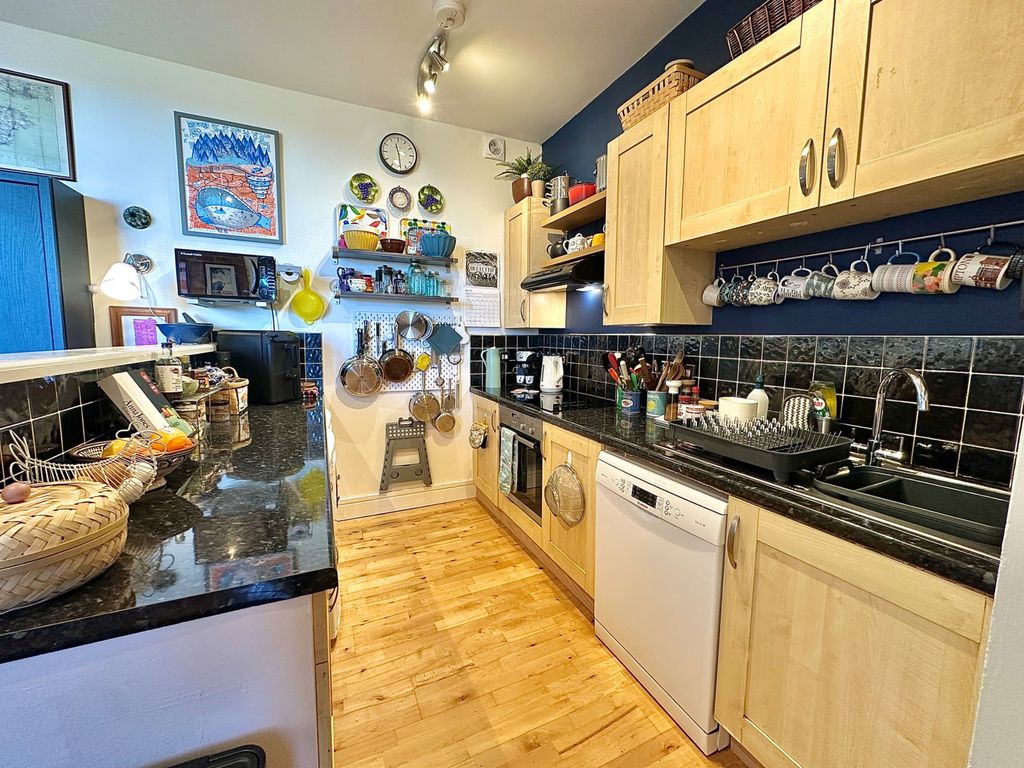 Property photo 3 of 16