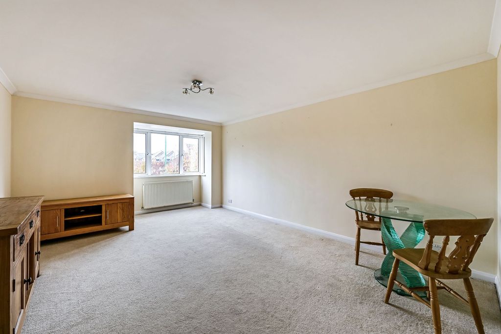 Property photo 3 of 14