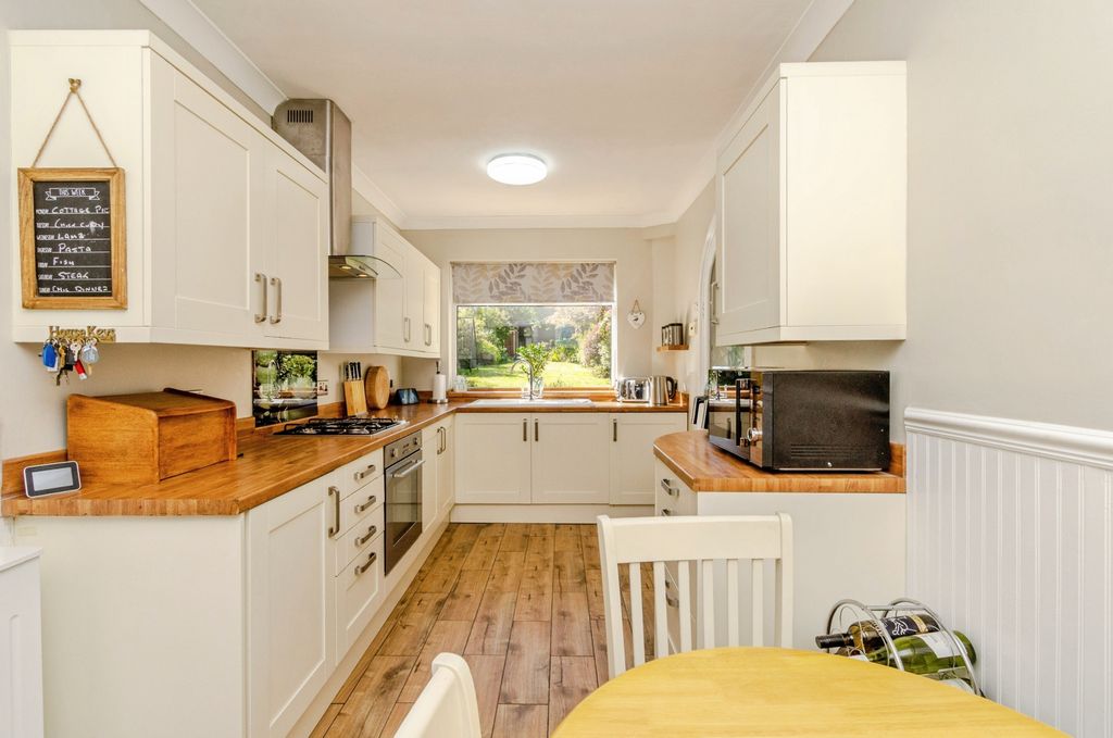 Property photo 2 of 20 Kitchen Diner