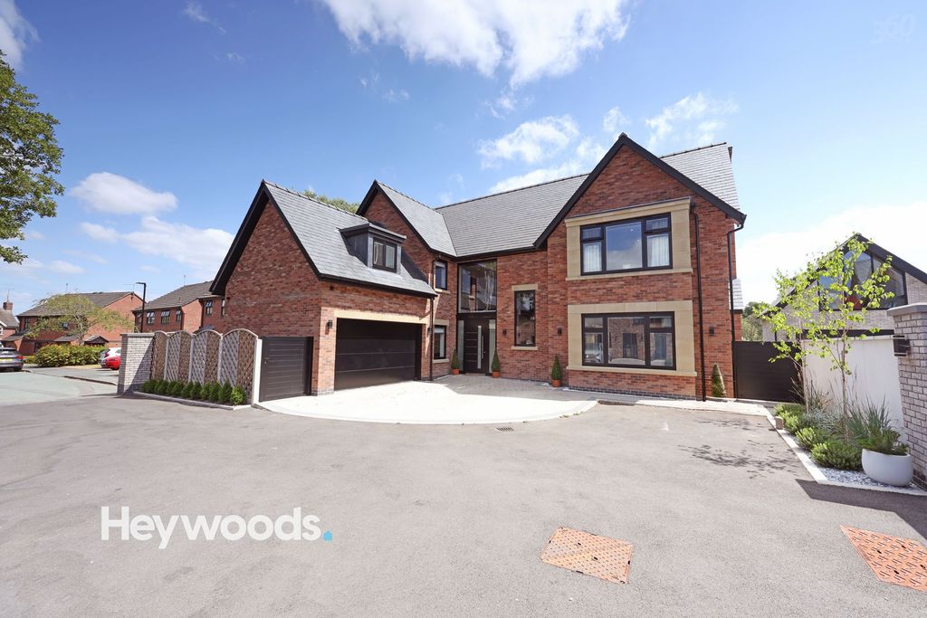 Property photo 1 of 58
