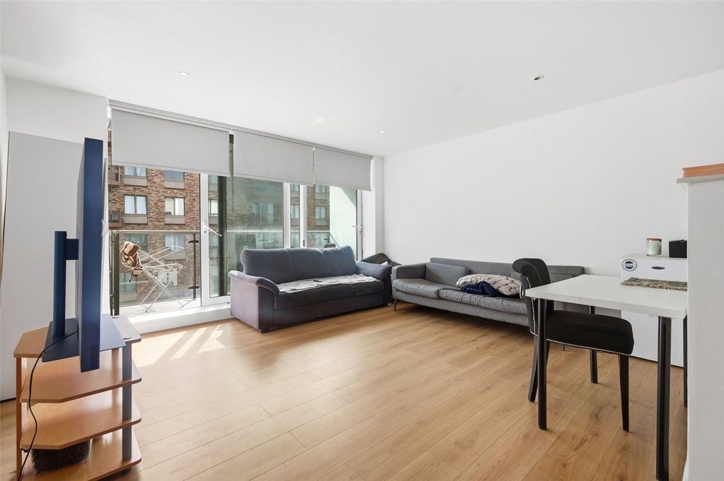 Property photo 2 of 15 Picture No. 16