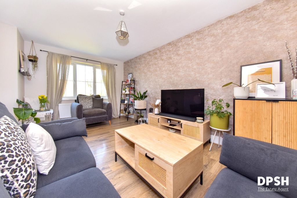 Property photo 2 of 26