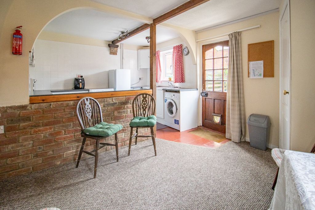 Property photo 3 of 19 4870216