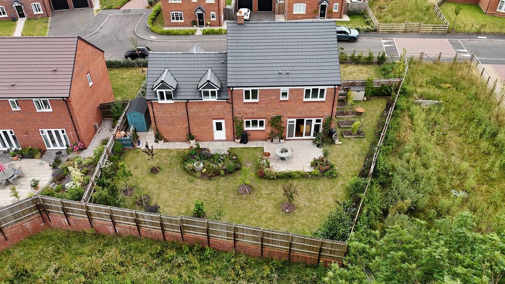 Property photo 2 of 37