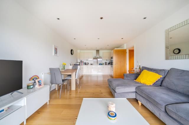 Additional image 8 of 2 bed flat for saleCape Cross House, Kingman Way, Newbury RG14