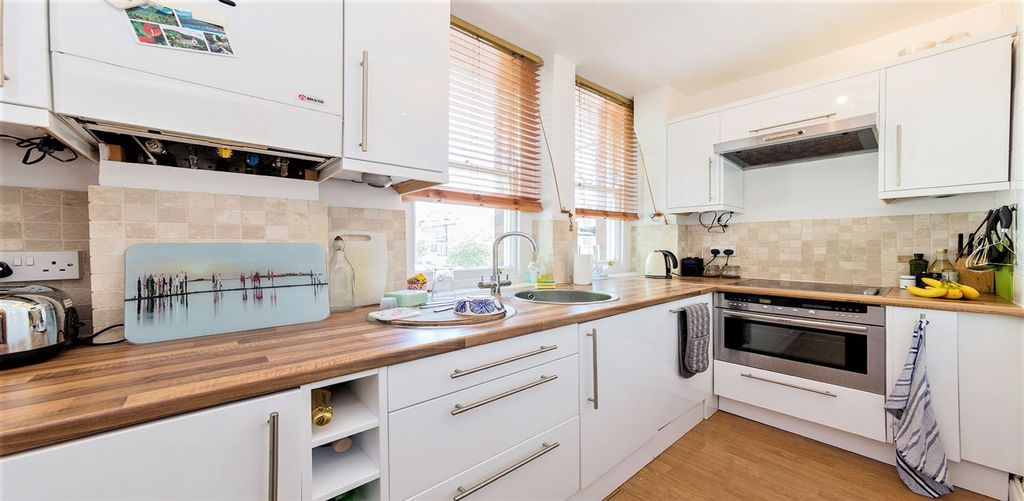 Property photo 1 of 3
