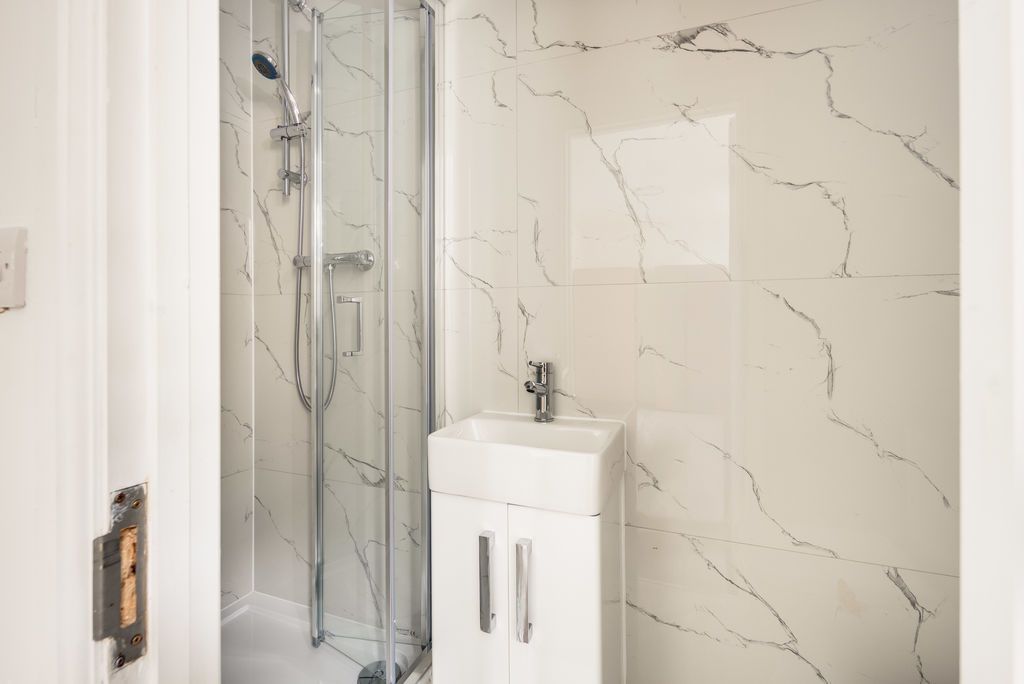 Additional image 8 of 5 bed flat to rentSharers Welcome IG1