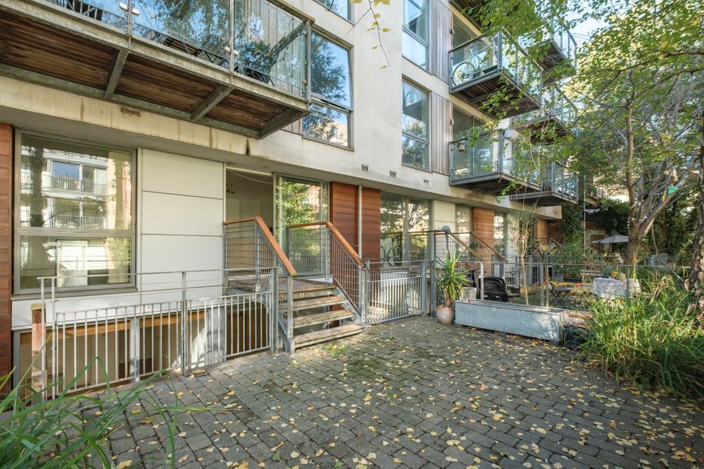Property photo 2 of 18 Kleine Wharf