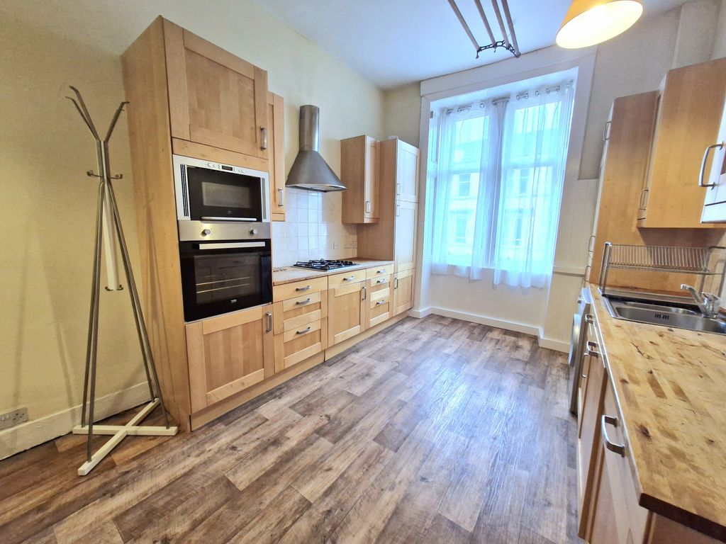 Property photo 2 of 5 Kitchen