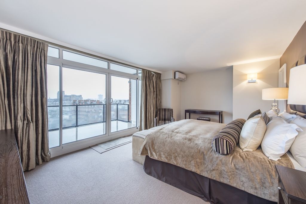 Property photo 3 of 19 Bedroom