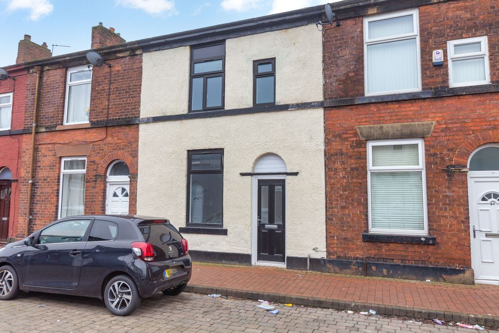 Property photo 1 of 18 Dining Room