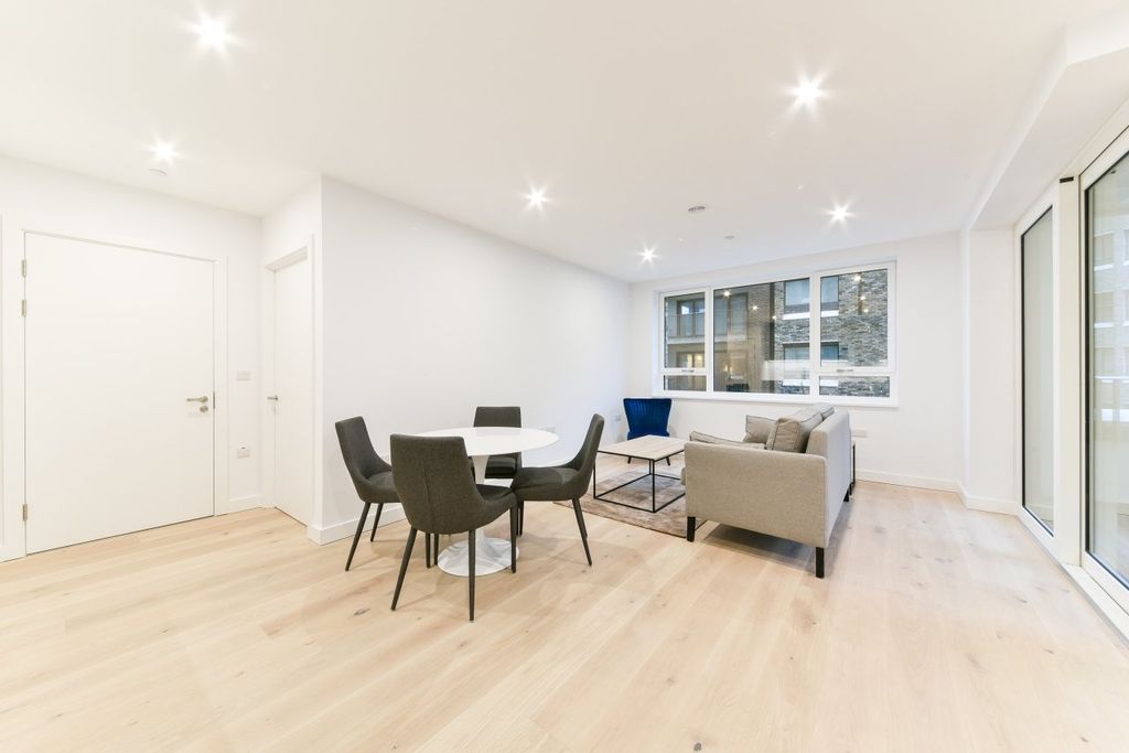 Property photo 1 of 7 Living Area