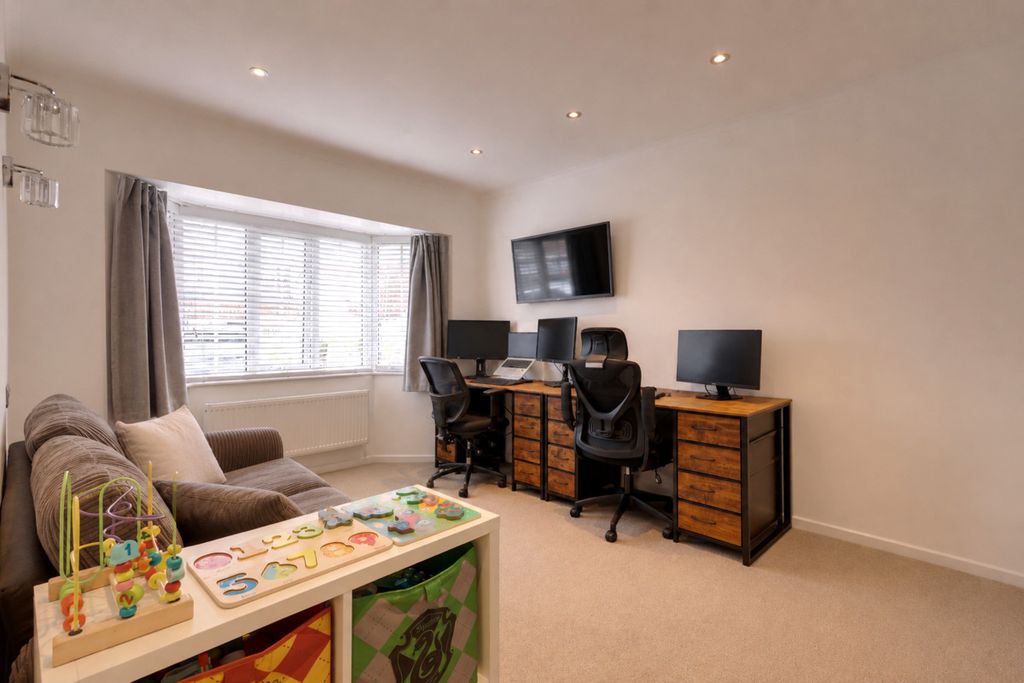 Property photo 3 of 19