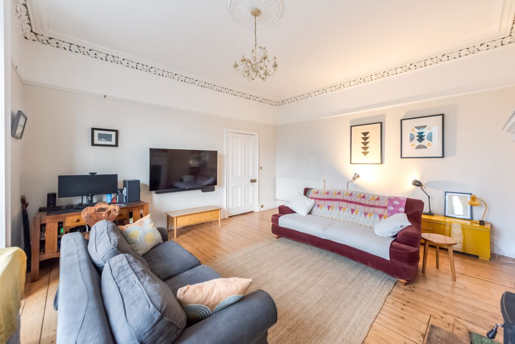 Property photo 3 of 34