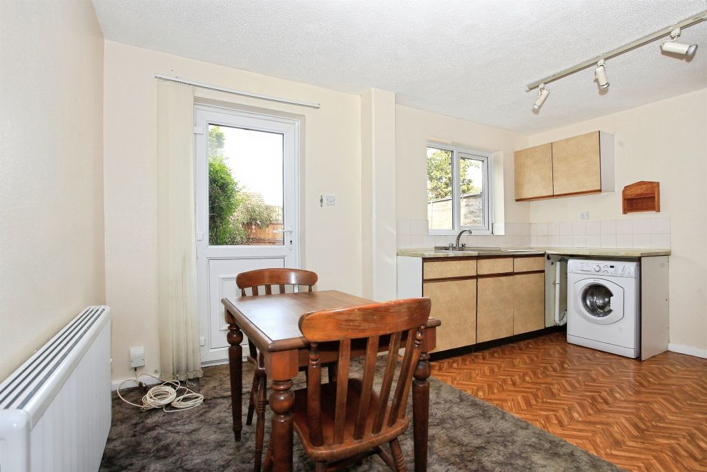 Property photo 1 of 17 Kitchen/Diner