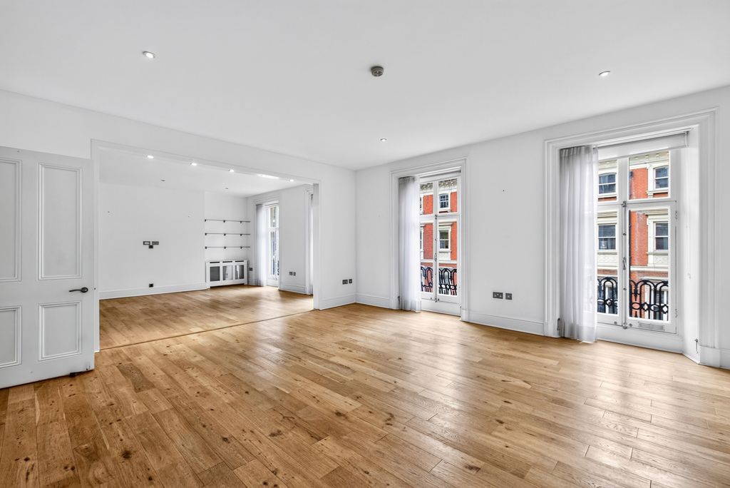 Property photo 1 of 21 Reception Room