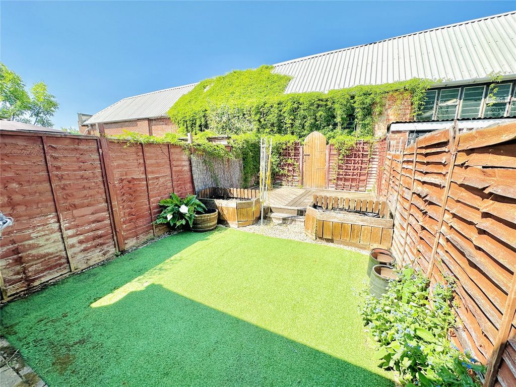 Property photo 3 of 16 Picture No. 25
