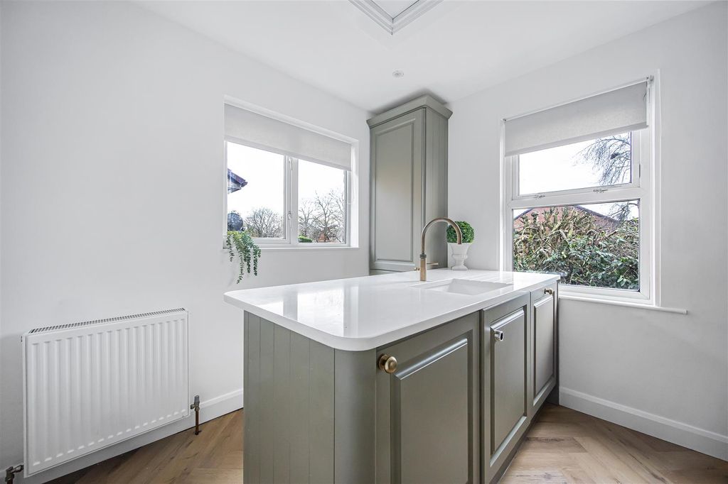 Property photo 3 of 8 8_70419.Jpg