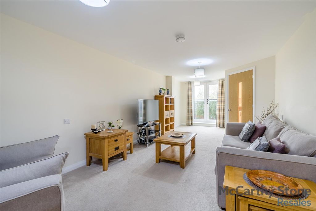 Property photo 2 of 18 8663837-Interior05.Jpg