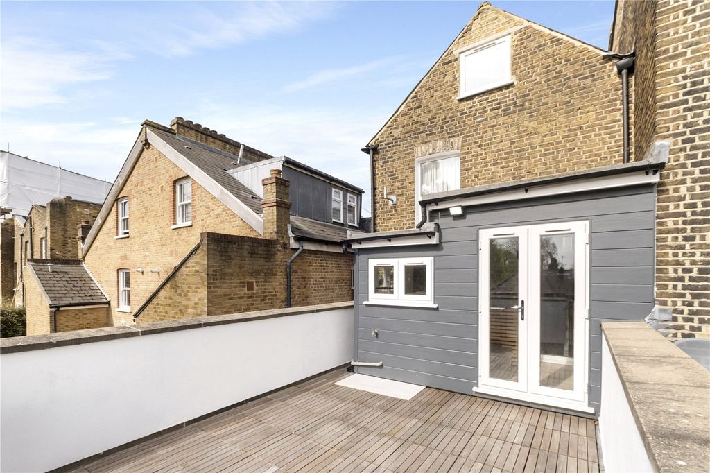 Property photo 3 of 8 Roof Terrace