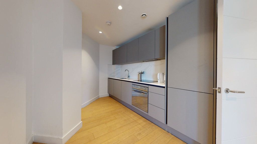 Property photo 2 of 19 Kitchen