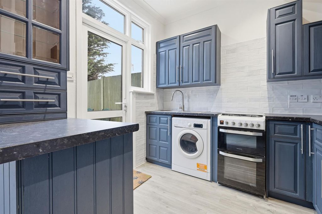 Property photo 2 of 13 2