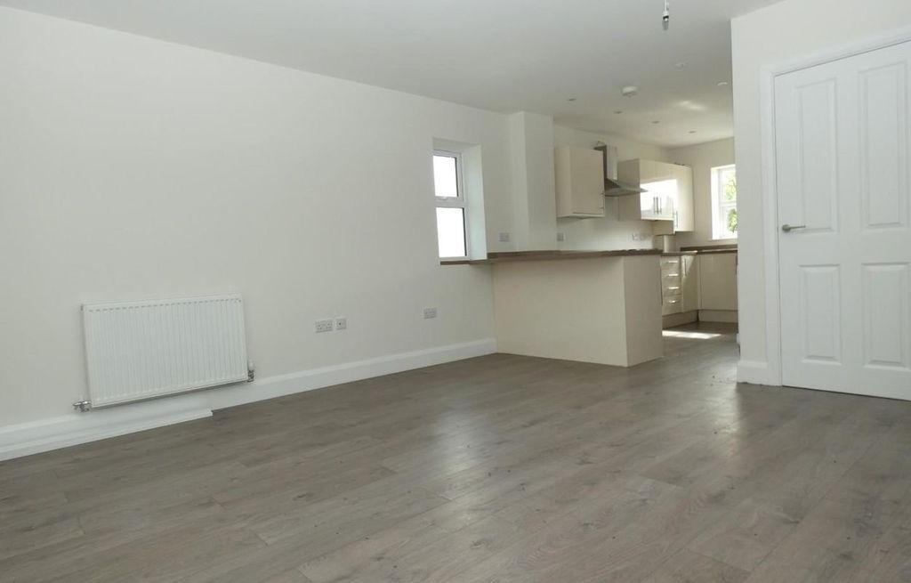 Property photo 2 of 11 Picture No. 08