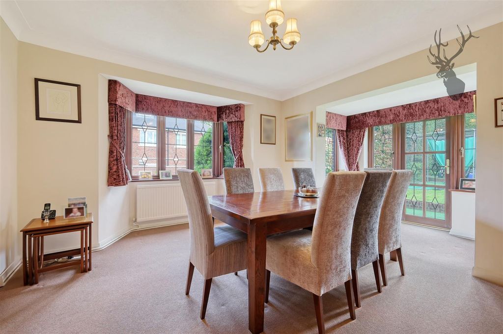 Property photo 3 of 31