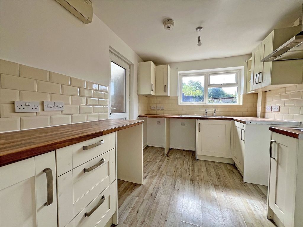 Property photo 2 of 11 Picture No. 08