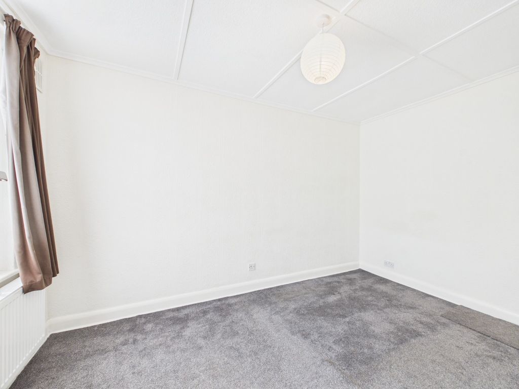 Property photo 3 of 16 4975663