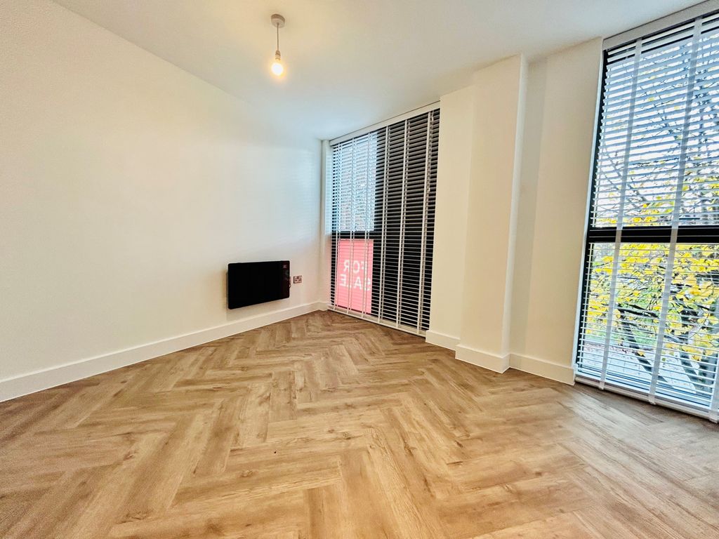 Property photo 2 of 4 Living Room