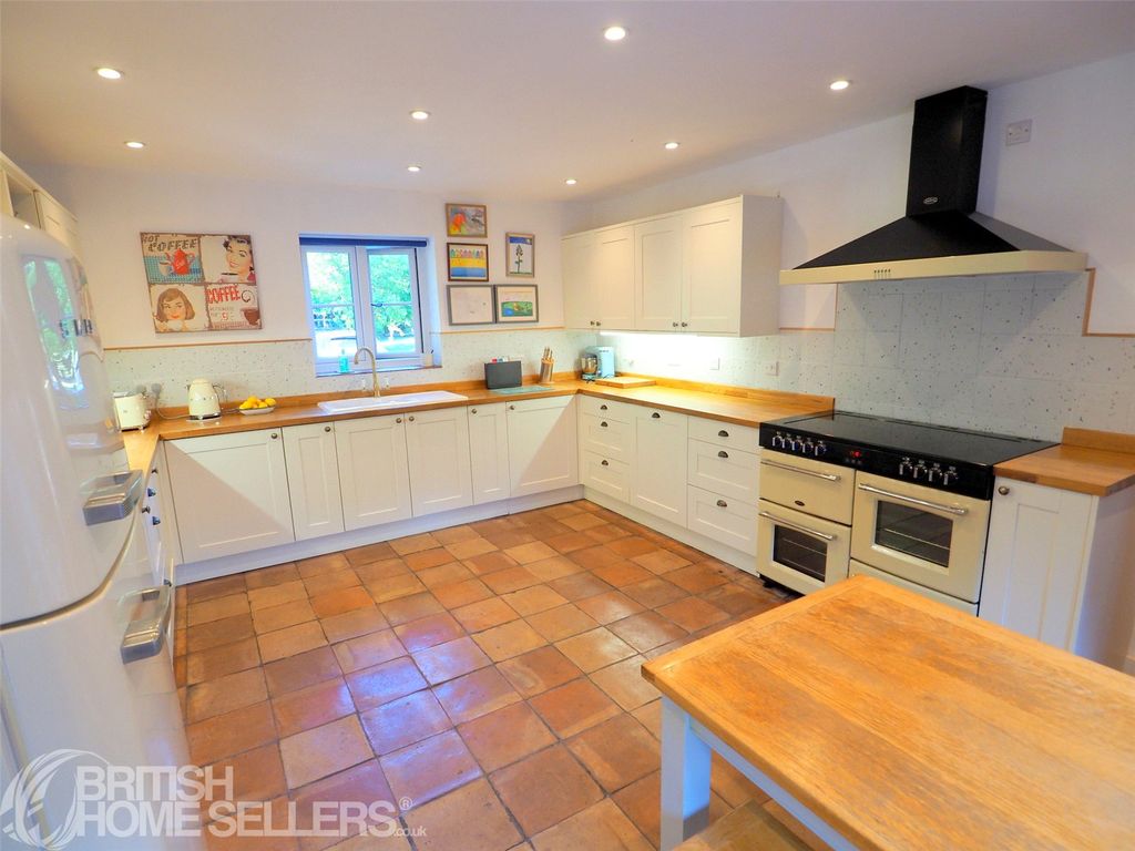 Property photo 2 of 39 Picture No. 56