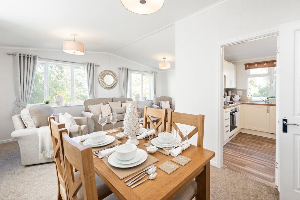 Property photo 3 of 10 Gallery